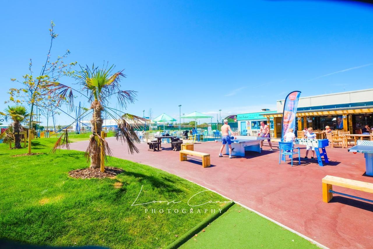 Big Skies Platinum Plus Holiday Home With Wifi, Netflix, Dishwasher, Decking Camber Bagian luar foto
